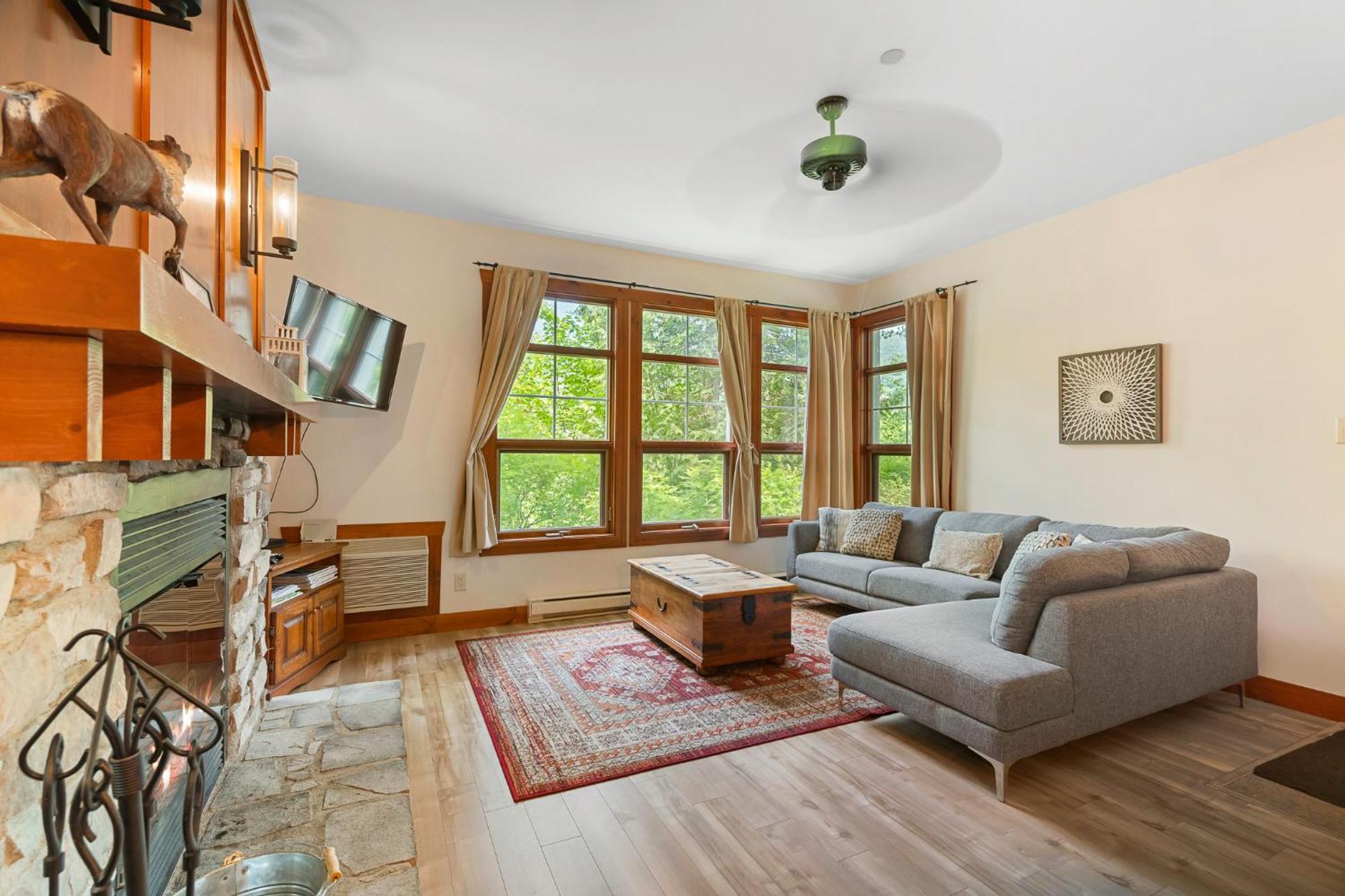 Les Eaux - 2Bdrs W Pool & Hot Tub Near Village Mont-Tremblant Exterior foto