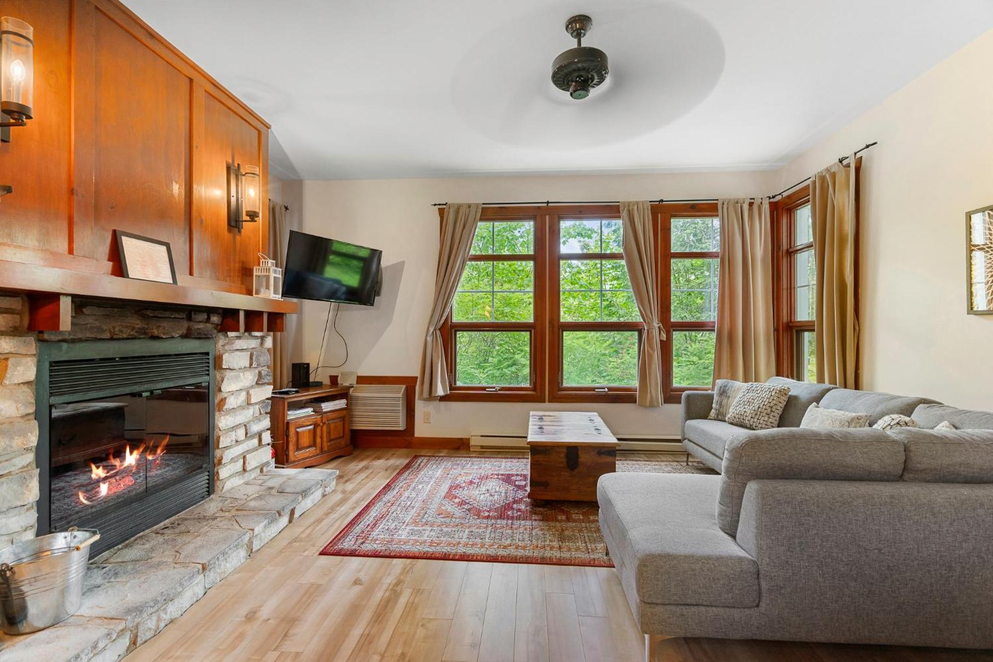 Les Eaux - 2Bdrs W Pool & Hot Tub Near Village Mont-Tremblant Exterior foto